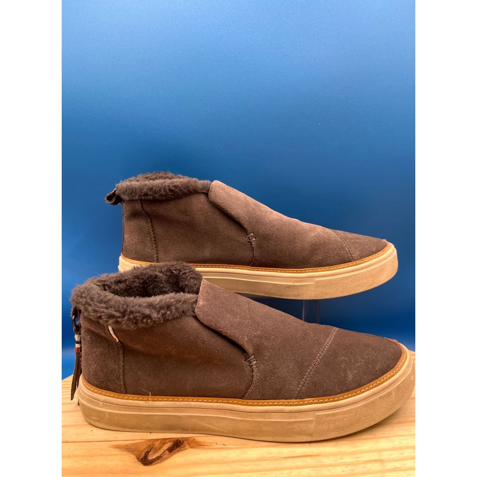Toms TOMS Boots Womens 9 Ankle Bootie Gray Suede Slip On Round Toe Casual Comfort Jacket? Size US 9 / IT 39 - 2 Thumbnail