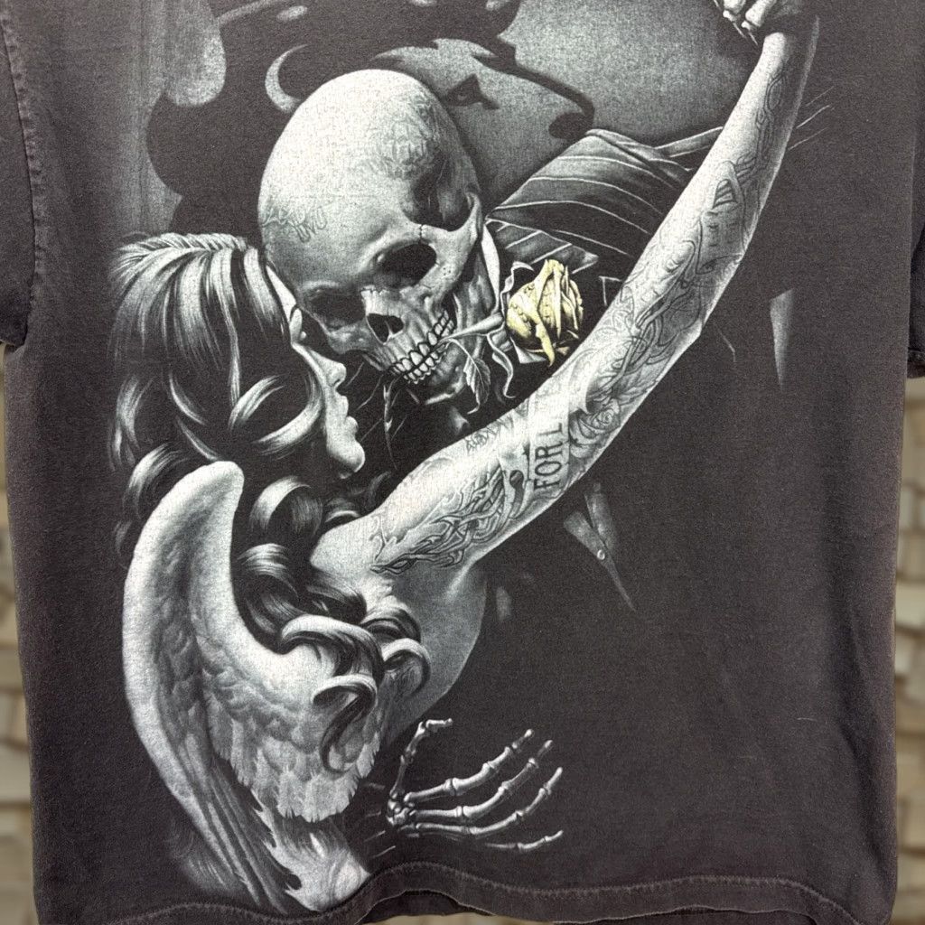 Vintage VINTAGE Ogabel Skeleton Dancing With Woman Black T-Shirt 2XL Men Cotton 2000s Y2K Punk Gothic Metal Size US XXL / EU 58 / 5 - 1 Thumbnail