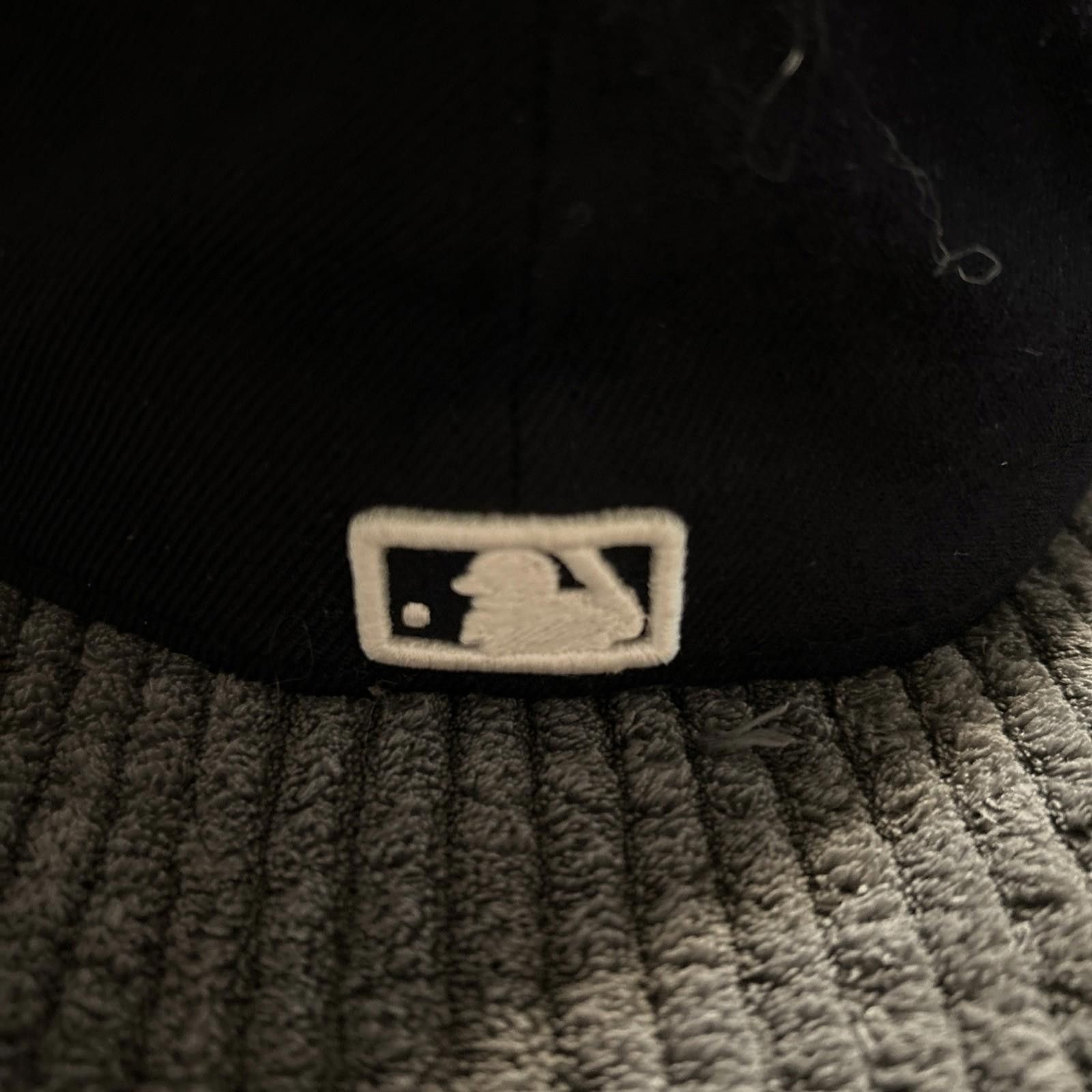 New Era Yankees 59Fifty Hat Fitted 7 Blue New Era MLB Baseball Size ONE SIZE - 5 Thumbnail