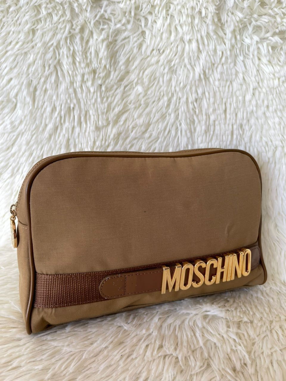 Designer × Moschino Moschino Gold Hadware Clutch Pouch Bag Size ONE SIZE - 1 Thumbnail
