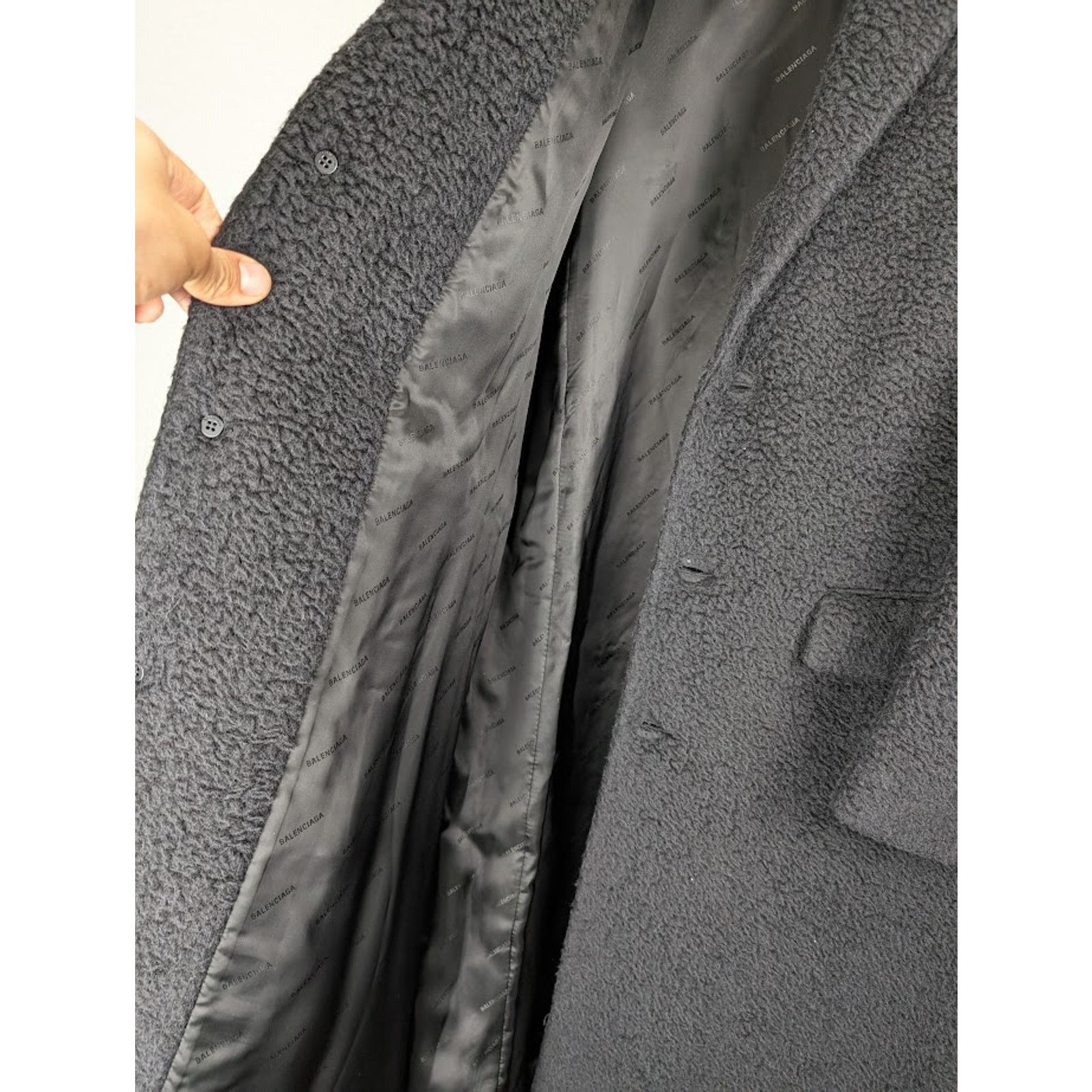 Balenciaga o1rshd1 Boxy Coat Fur in Black Size US XS / EU 42 / 0 - 8 Thumbnail