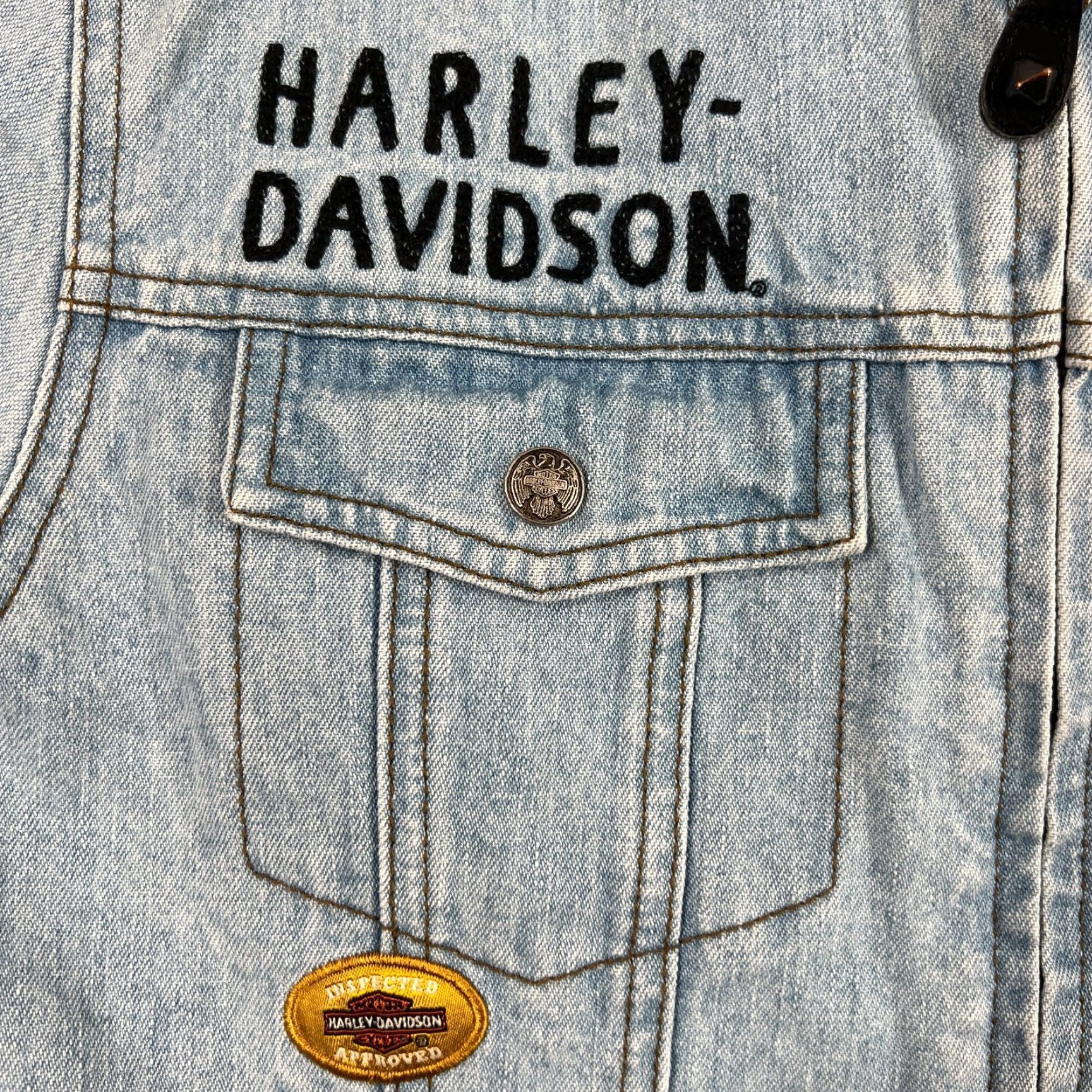Harley Davidson VINTAGE Harley-Davidson Jacket Womens M Denim Biker Patches Acid Wash Blue Short Size 32" / US 10 / IT 46 - 3 Thumbnail