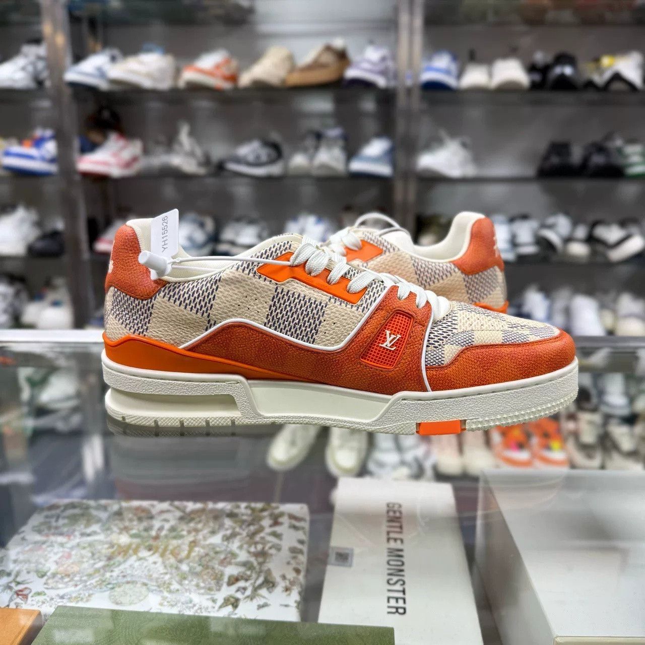 Louis Vuitton LV TRAINER Checkerboard Orange Size US 9 / EU 42 - 4 Thumbnail