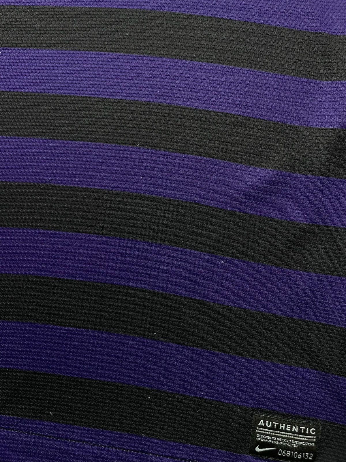 Vintage Vintage Nike Arsenal purple striped rare size L away Size US L / EU 52-54 / 3 - 12 Thumbnail