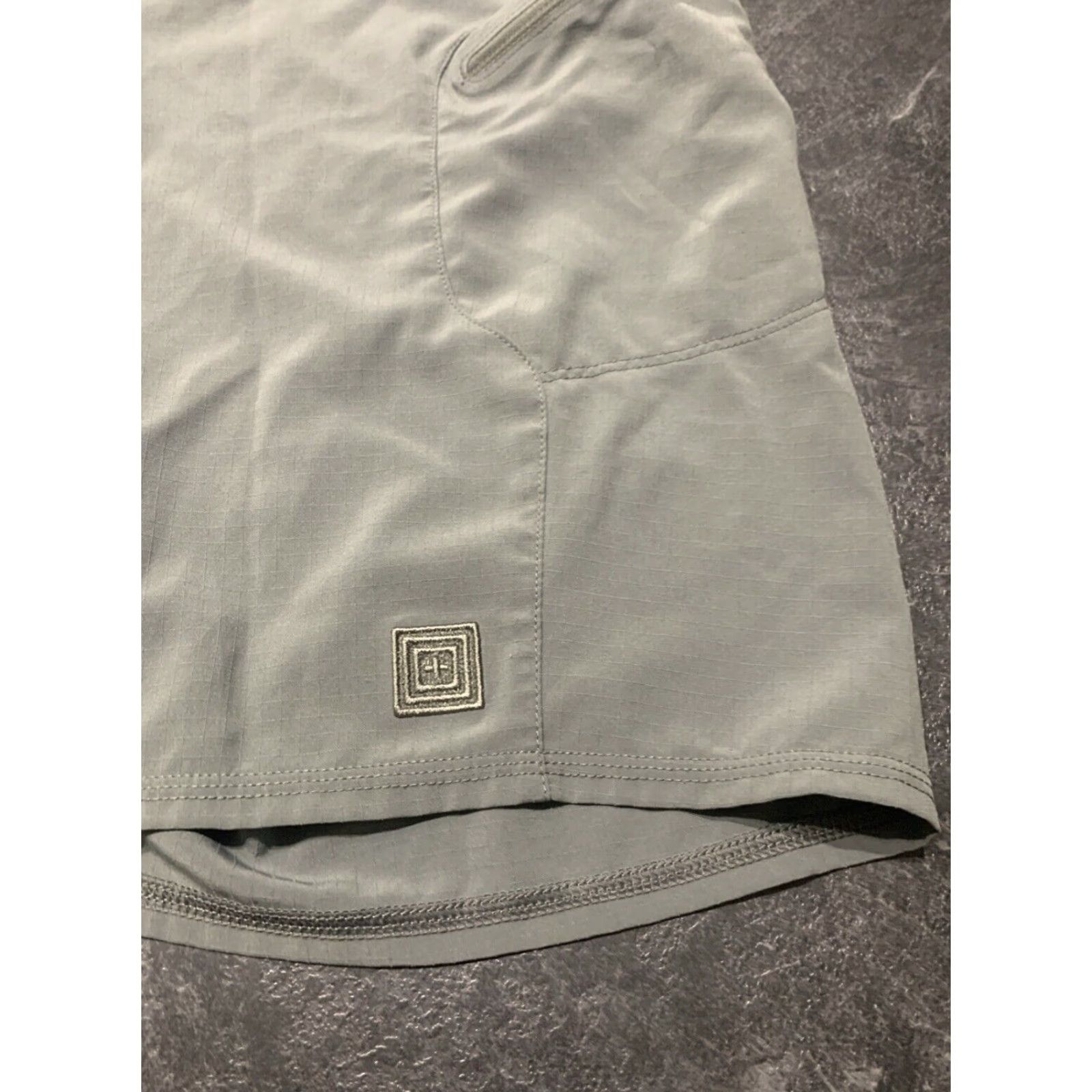Vintage 5.11 Tactical Men’s Board Shorts Size 40 Gray Quick Dry Swim Trunks with Pockets Lightweight Size US 40 / EU 56 - 3 Thumbnail