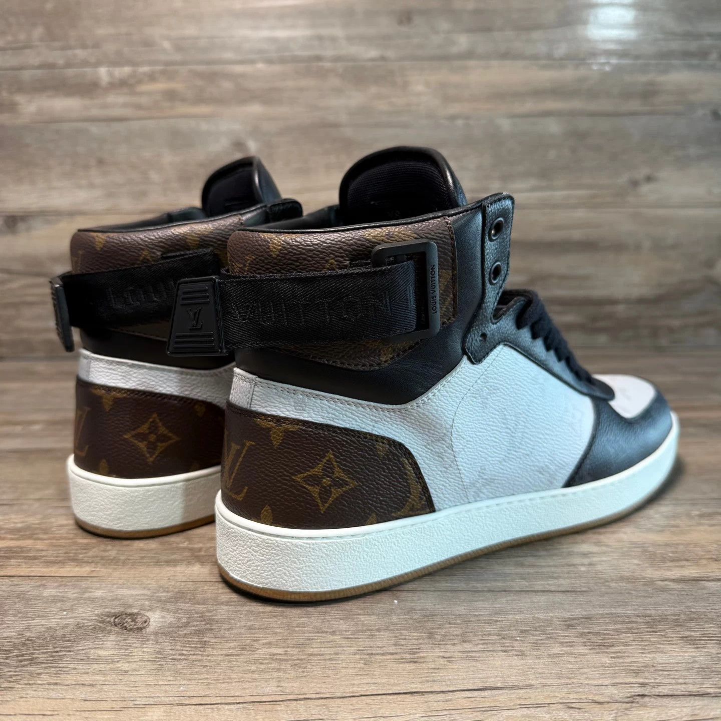 Louis Vuitton LV Rivoli Monogram Black & White High Top UK7 Size US 8 / EU 41 - 4 Thumbnail
