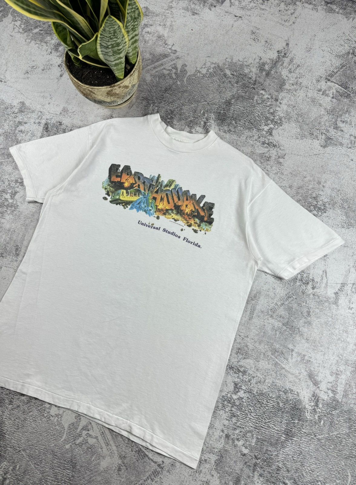 Universal Studios Vintage 80S 90S Earthquake 1990 Winterland Hanes T Shirt Tee Size US XL / EU 56 / 4 - 3 Thumbnail