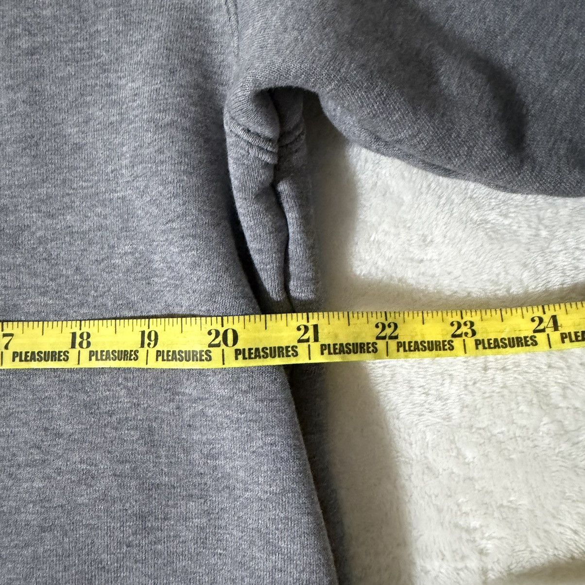 Jordan Brand Jordan Essentials Pixelated Hoodie Gray Size US L / EU 52-54 / 3 - 5 Thumbnail