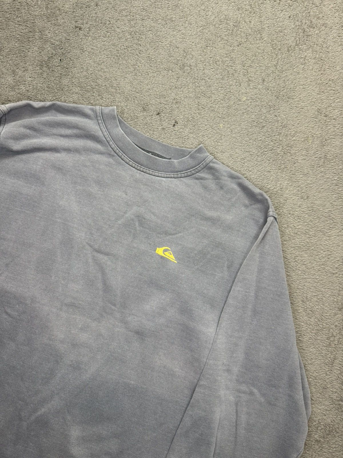 Japanese Brand × Quiksilver Quiksilver Big Logo Y2K vintage crazy faded paint sweatshirt Size US S / EU 44-46 / 1 - 3 Thumbnail