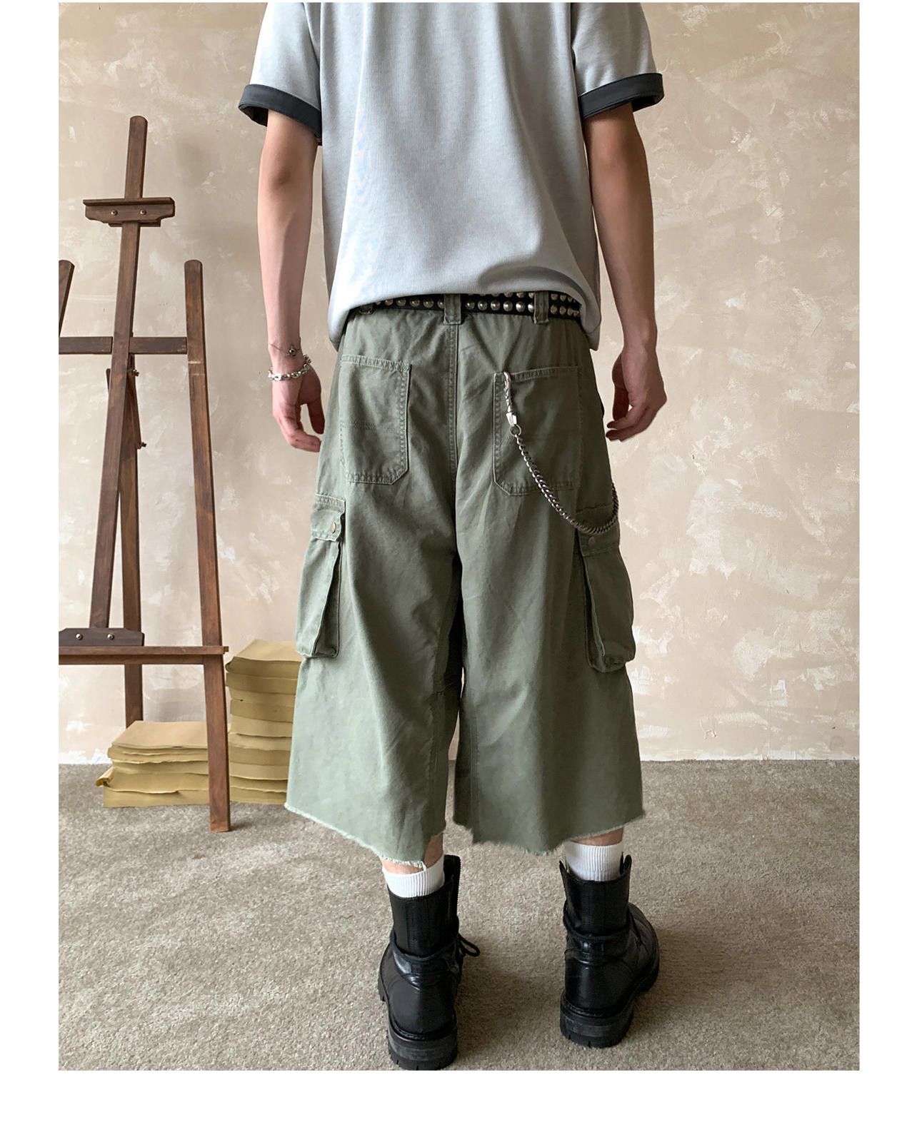 Other Green Multi-Pocket Cotton Cargo Shorts Size US 32 / EU 48 - 4 Thumbnail