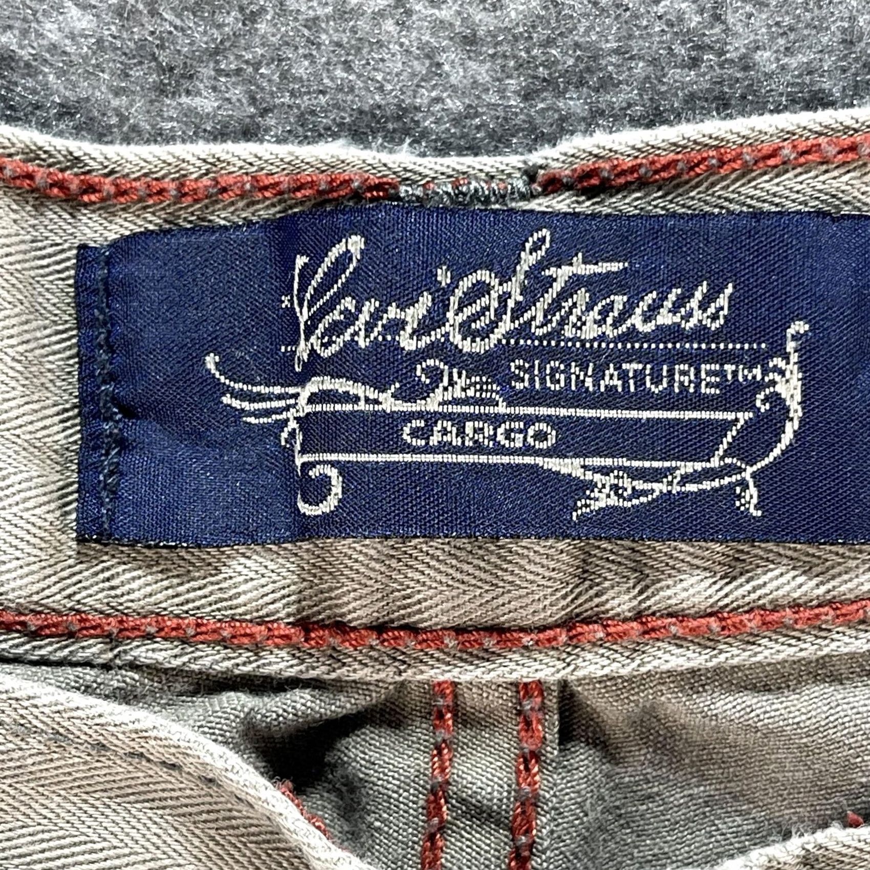 Levi's VTG Levi Strauss Signature Shorts Cargo Mens 29 Khaki Cotton Herringbone Utility Casual Front Pockets Belt Loops 11in Inseam Mens Size US 29 - 4 Thumbnail