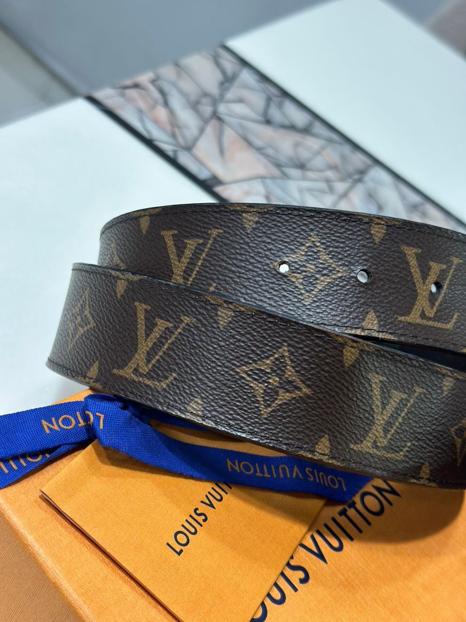 Louis Vuitton Authentic LOUIS VUITTON LV Initials 44 mm Reversible Belt Size ONE SIZE - 7 Thumbnail