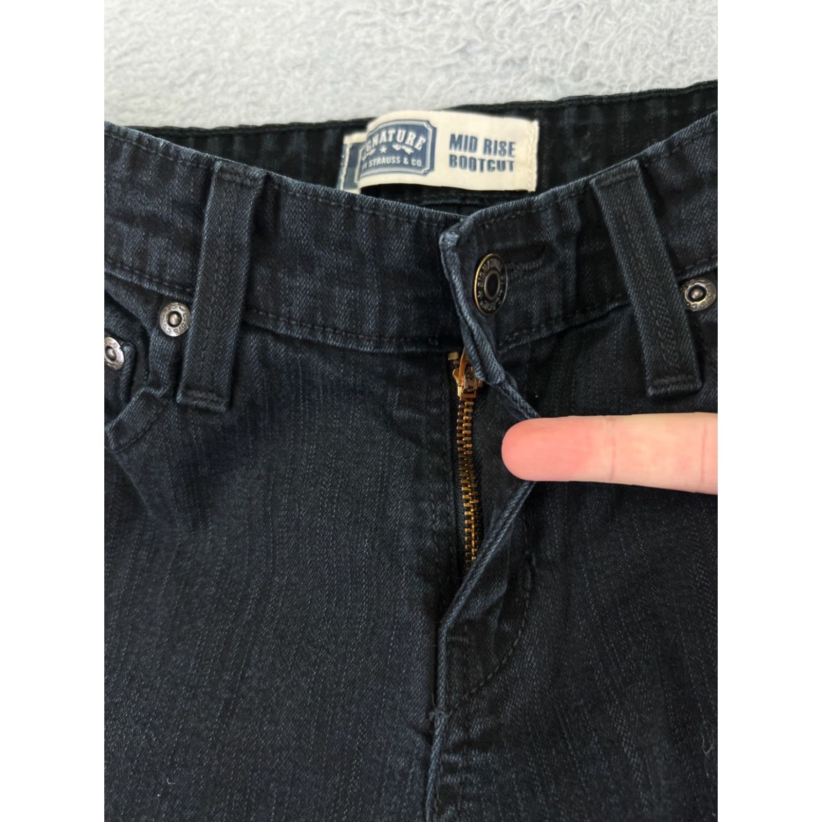Levi's Levis Jeans Womens 4 Black Denim Boot Cut Mid Rise Cotton Blend 26x28 Size 27" / US 4 / IT 40 - 5 Thumbnail