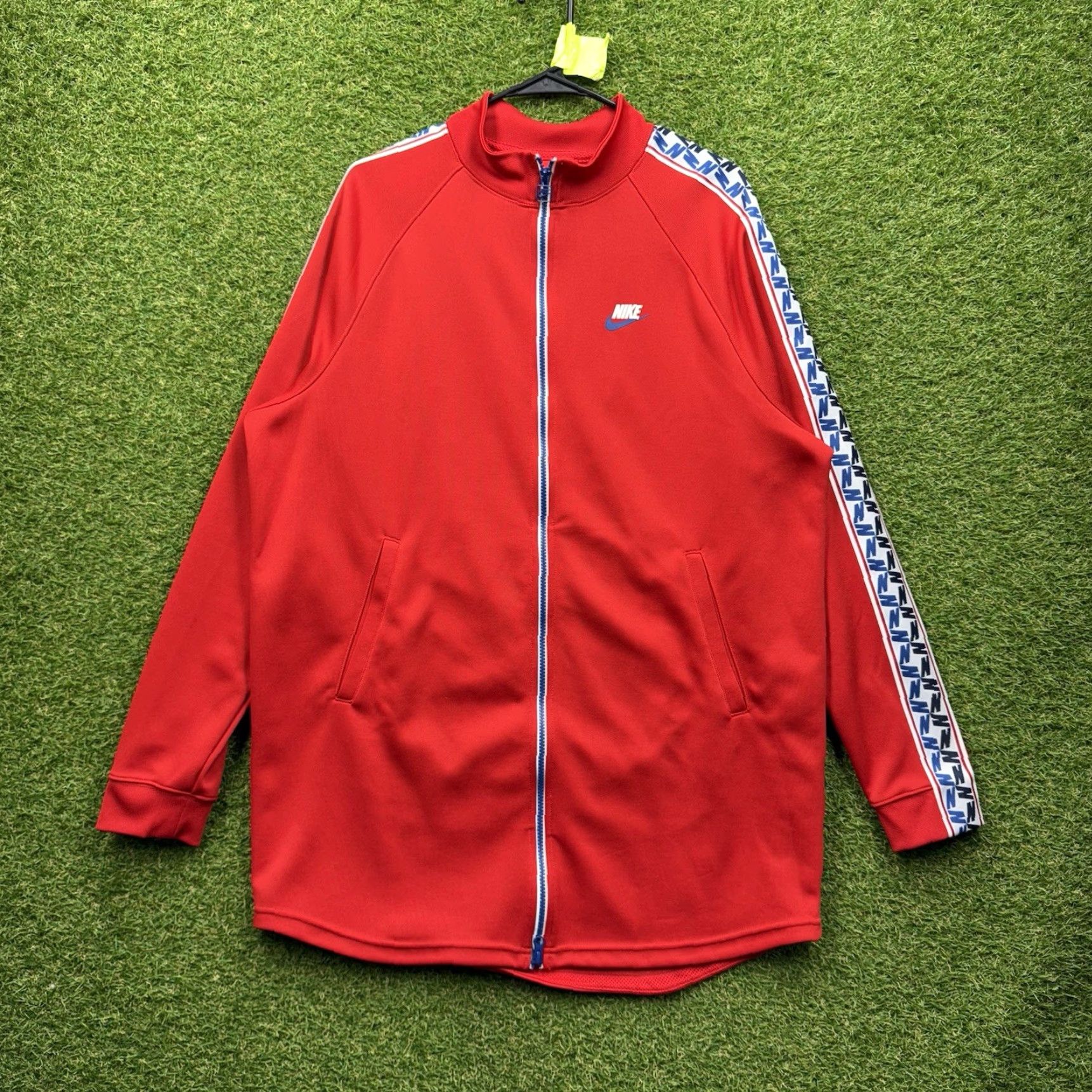 Nike VINTAGE Nike Sportswear Track Jacket Mens XL Red White Full Zip Retro Logo Sportswear Size US XL / EU 56 / 4 - 2 Thumbnail