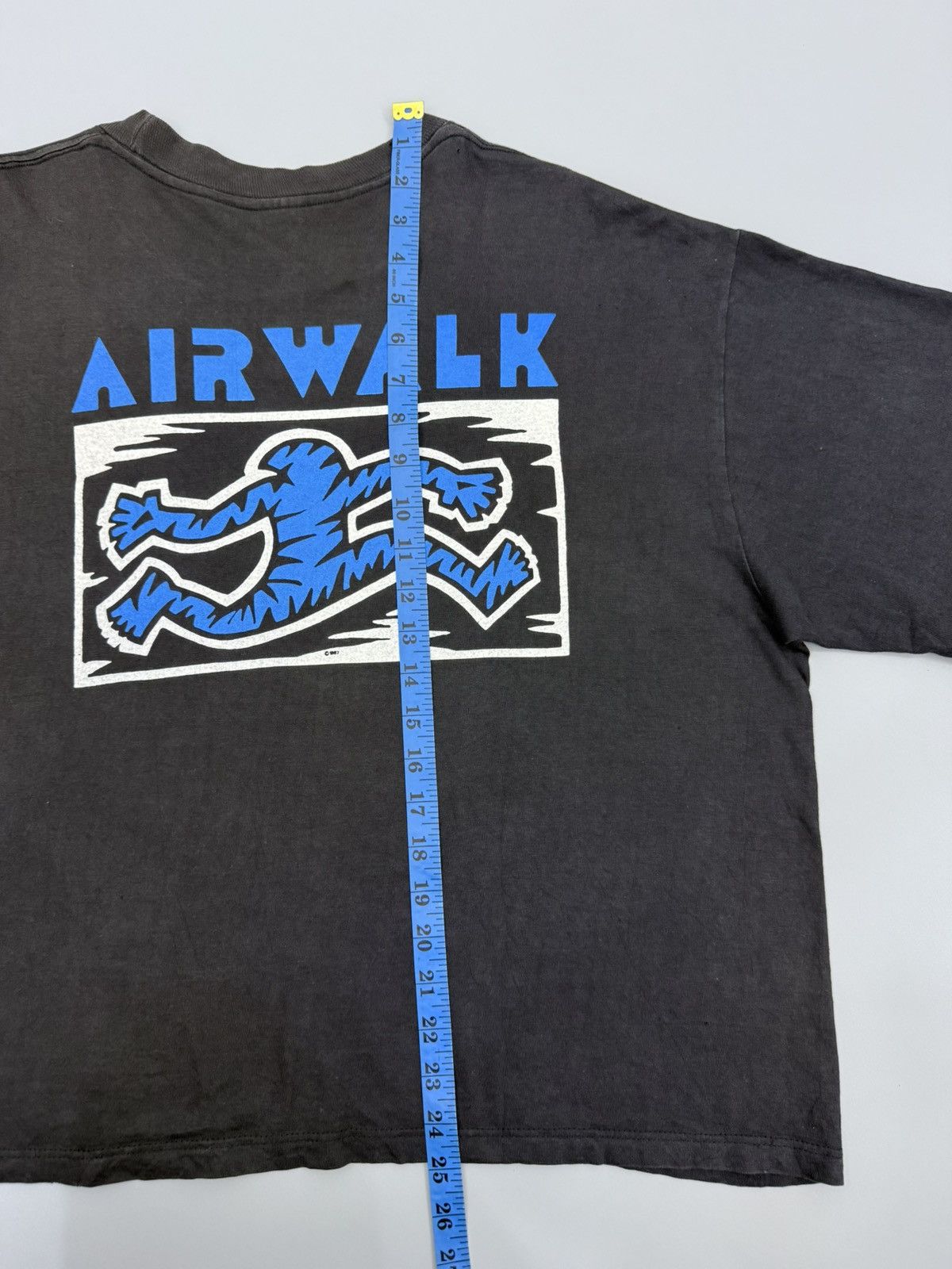 Airwalk Vintage OG 1987 AIRWALK Iconic Skateboard Surfboard Boxy Tee Size US XL / EU 56 / 4 - 12 Thumbnail