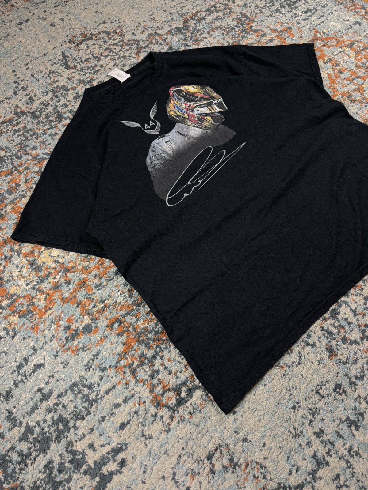 Vintage Lewis Hamilton 44 sugnature F1 Formula 1 racing graphic tee Size US XL / EU 56 / 4 - 2 Thumbnail
