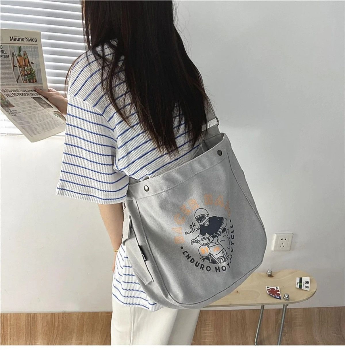 Japanese Brand 90s retro cartoon graphic canvas shoulder bag crossbody y2k Size ONE SIZE - 6 Thumbnail