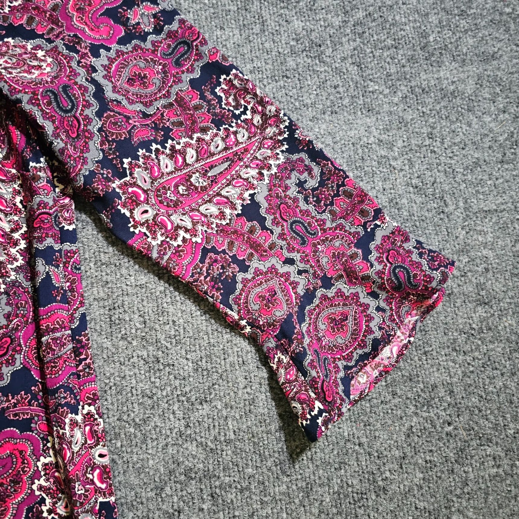 Talbots Talbots Top Shirt Women Large Pink Blue Paisley Bell Sleeve Casual Career Office Shirt Size L / US 10 / IT 46 - 4 Thumbnail