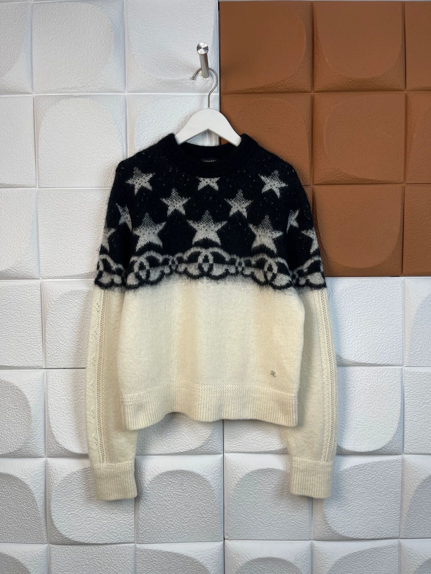 Chanel Chanel 5-star Sweater Women's 38 99 New Size S / US 4 / IT 40 - 1 Thumbnail