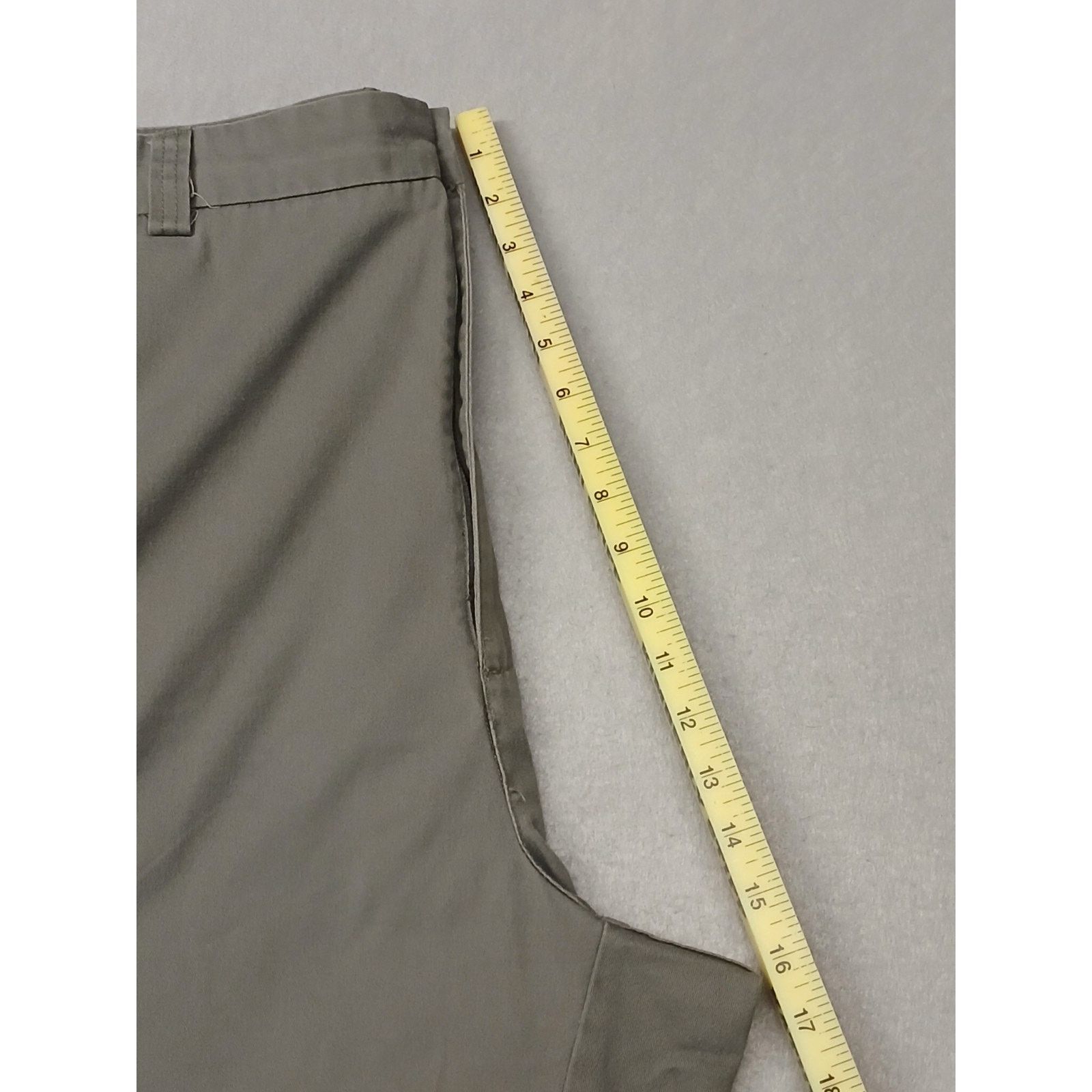 Other Canyon Ridge (52) Men's Gray Cargo Khaki Relaxed Shorts Size US 36 / EU 52 - 6 Thumbnail