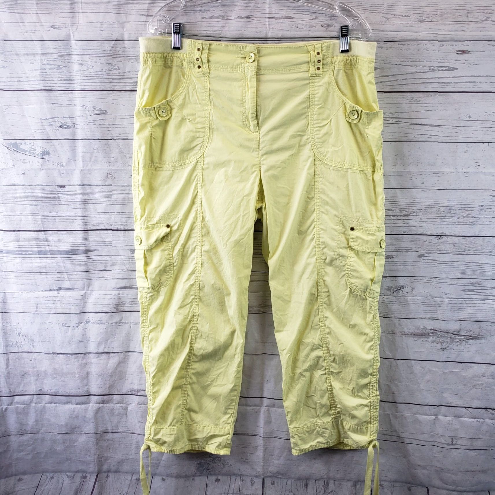 Vintage Chico's Womens Cargo Crop Pants L Yellow Cotton Blend High Rise Pockets 23 Inseam Girls? No, end with Womens or Girls if applicable. Size 36" / US 14 / IT 50 - 2 Thumbnail