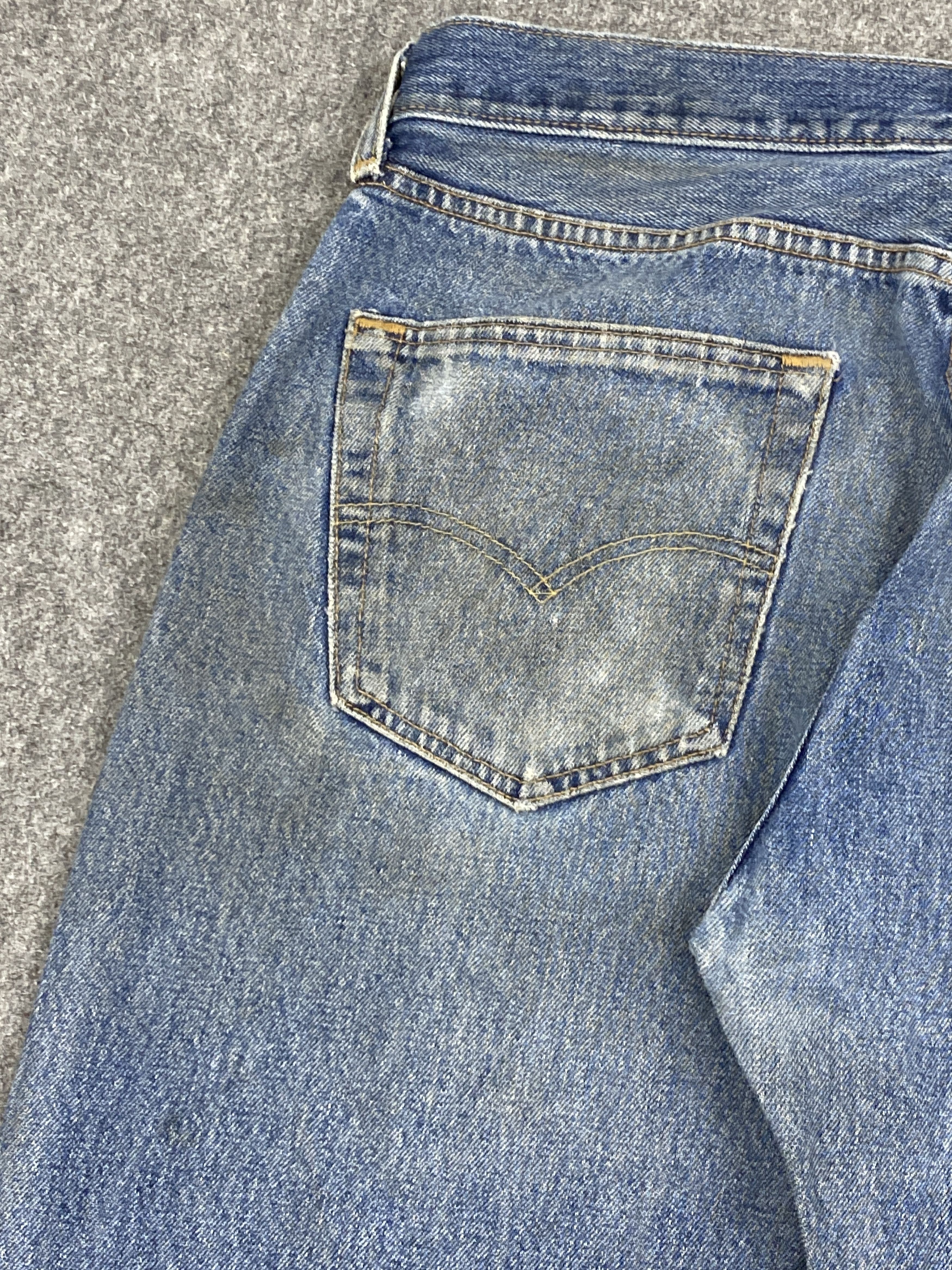 Levi's × Vintage Vintage Levi's 501 Distressed Jeans Size US 36 / EU 52 - 19 Thumbnail