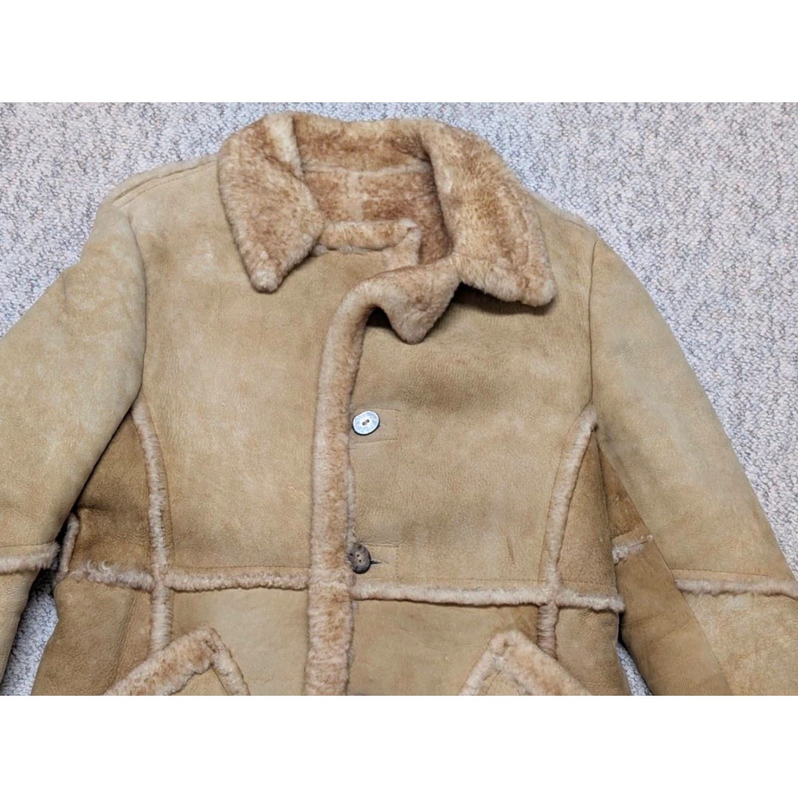 Vintage VINTAGE shearling coat Wilsons Leather Mens Coat M Brown 42 Shearling Wool Lined Antler Buttons 42 Chest 23" 35" 22" 27" Decade Western Rancher Size US M / EU 48-50 / 2 - 7 Thumbnail