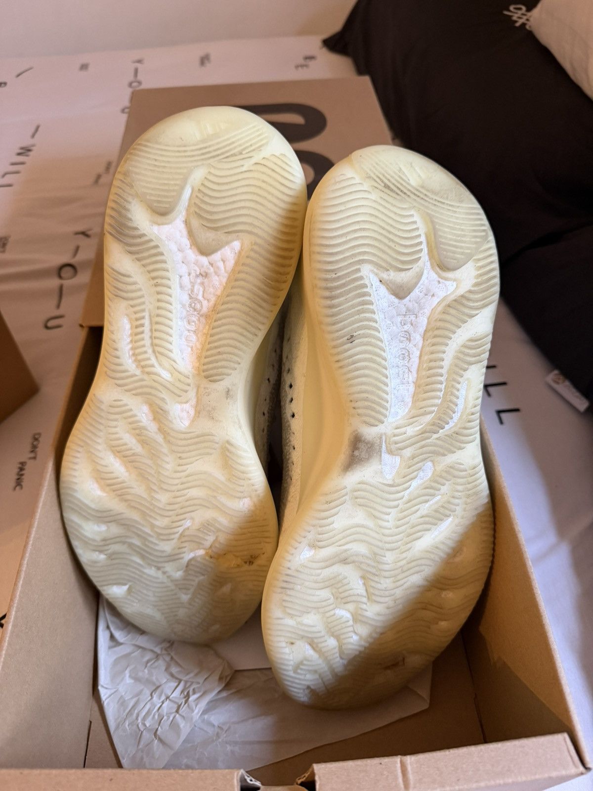 Yeezy Adidas Yeezy Boost 380 Calcite Glow 12.5US Size US 12.5 / EU 45-46 - 9 Thumbnail