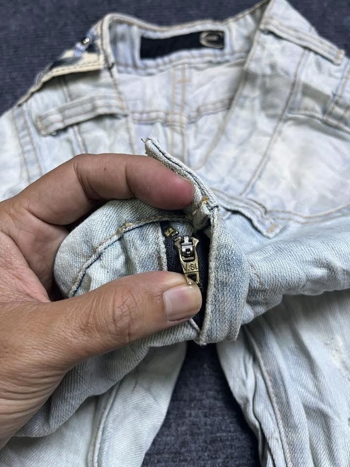 Just Cavalli Just Cavalli Y2K light wash featuring ripped details Size 30" / US 8 / IT 44 - 3 Thumbnail