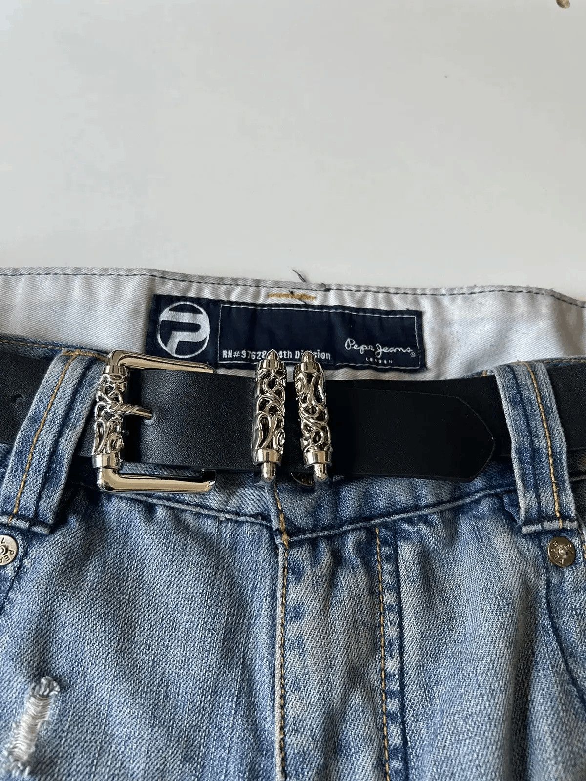 Japanese Brand Y2K 2000s Silver cross futuristic black roller belt Size ONE SIZE - 4 Thumbnail