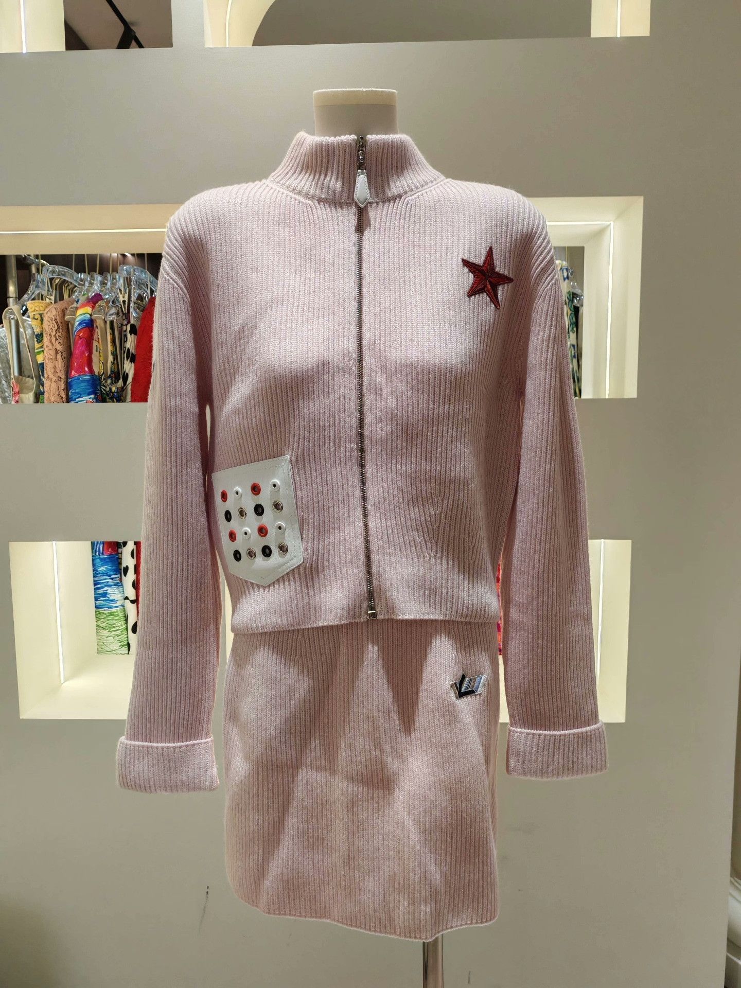 Louis Vuitton LV Pink Cashmere Women's Suit Size XS / US 0-2 / IT 36-38 - 1 Thumbnail