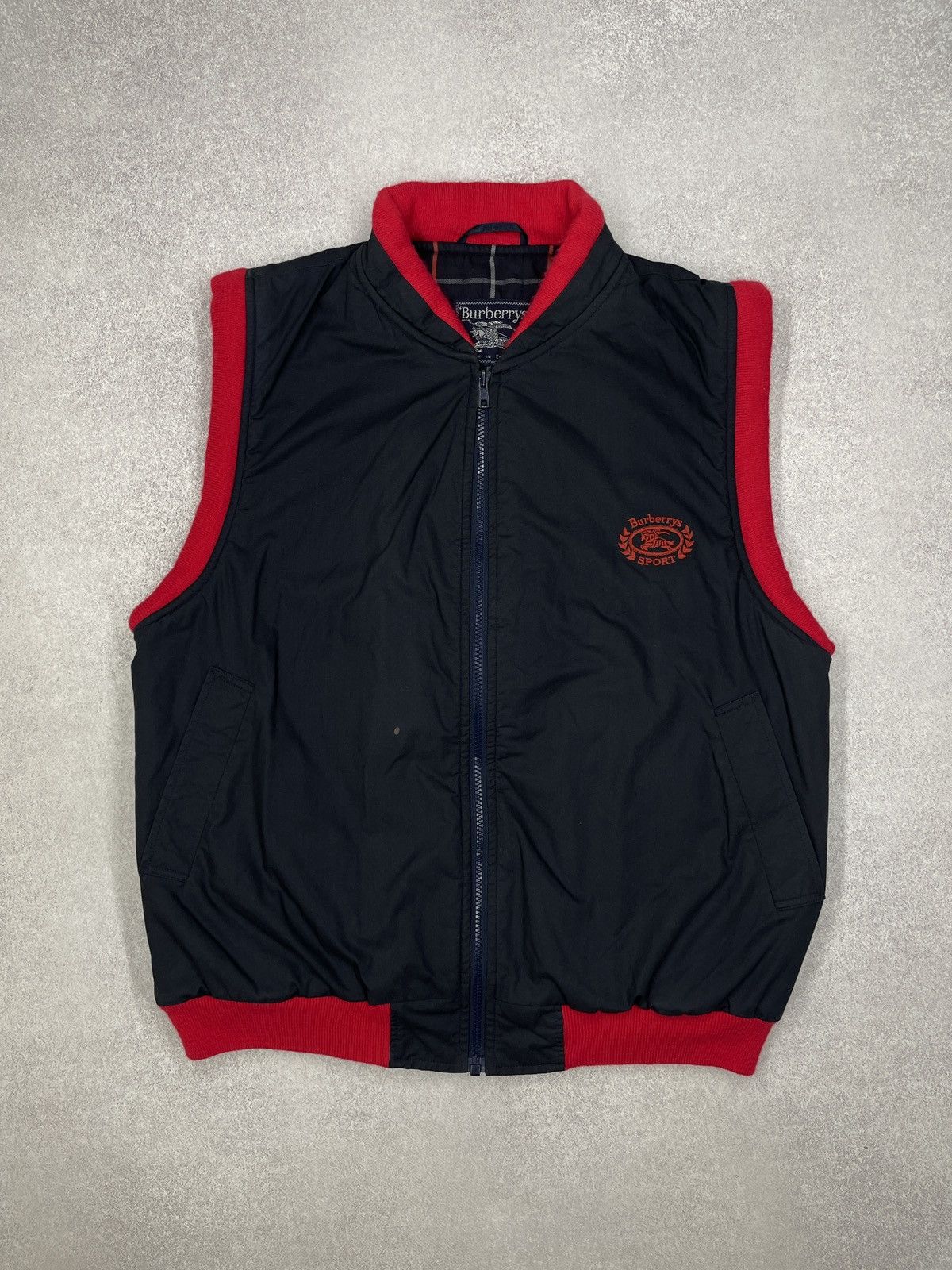 Burberry Vintage Burberry Sport Navy Vest England Y2K Size L Size US L / EU 52-54 / 3 - 2 Thumbnail