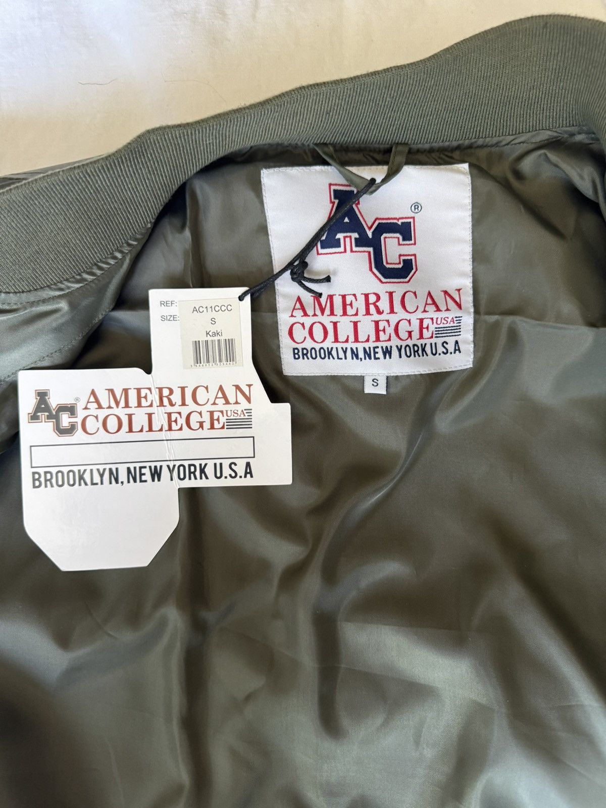 Other American College bomber Size S / US 4 / IT 40 - 3 Thumbnail