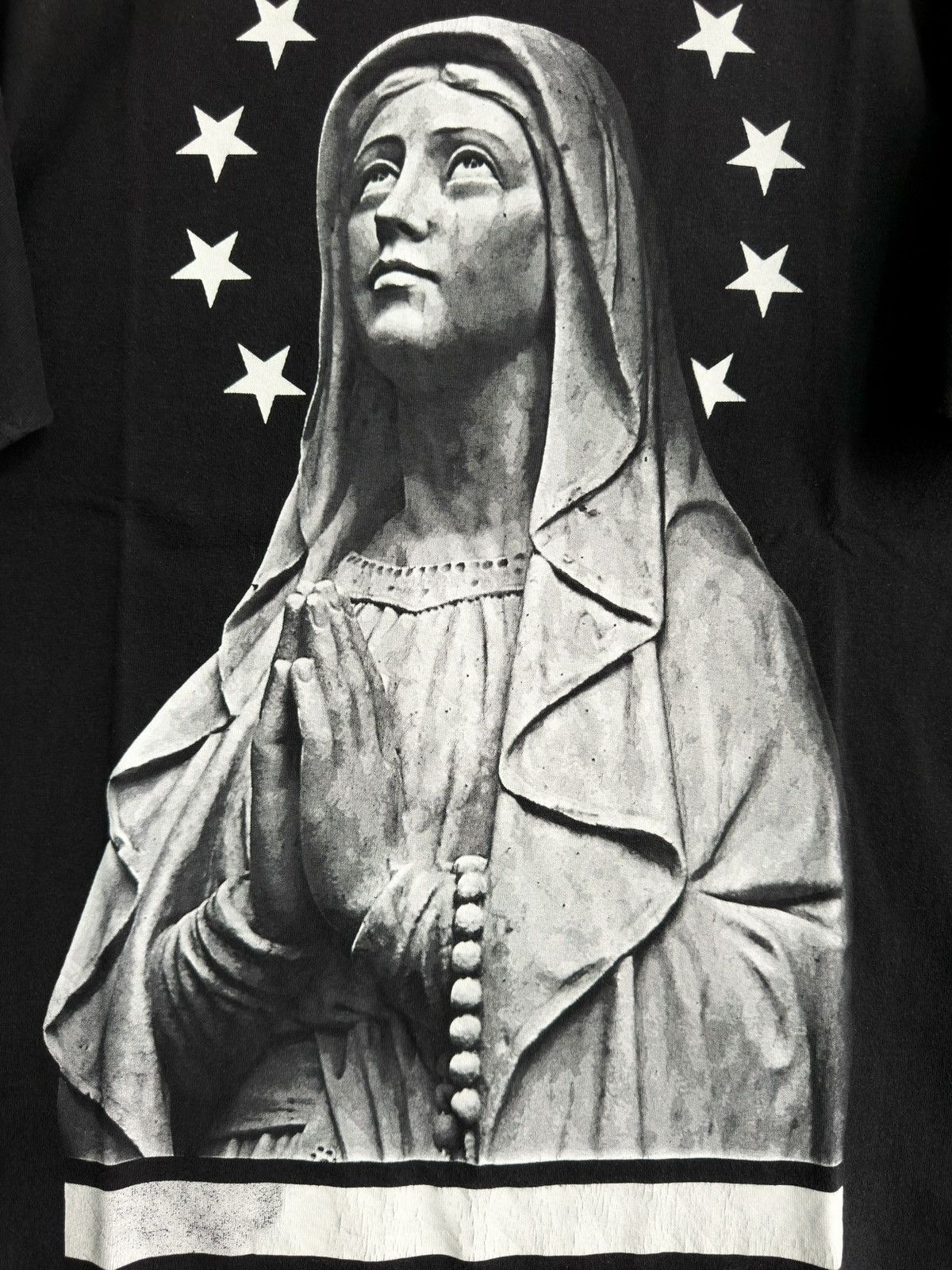 Other Virgin Mary graphic by the street brand Fatal Size US M / EU 48-50 / 2 - 2 Thumbnail