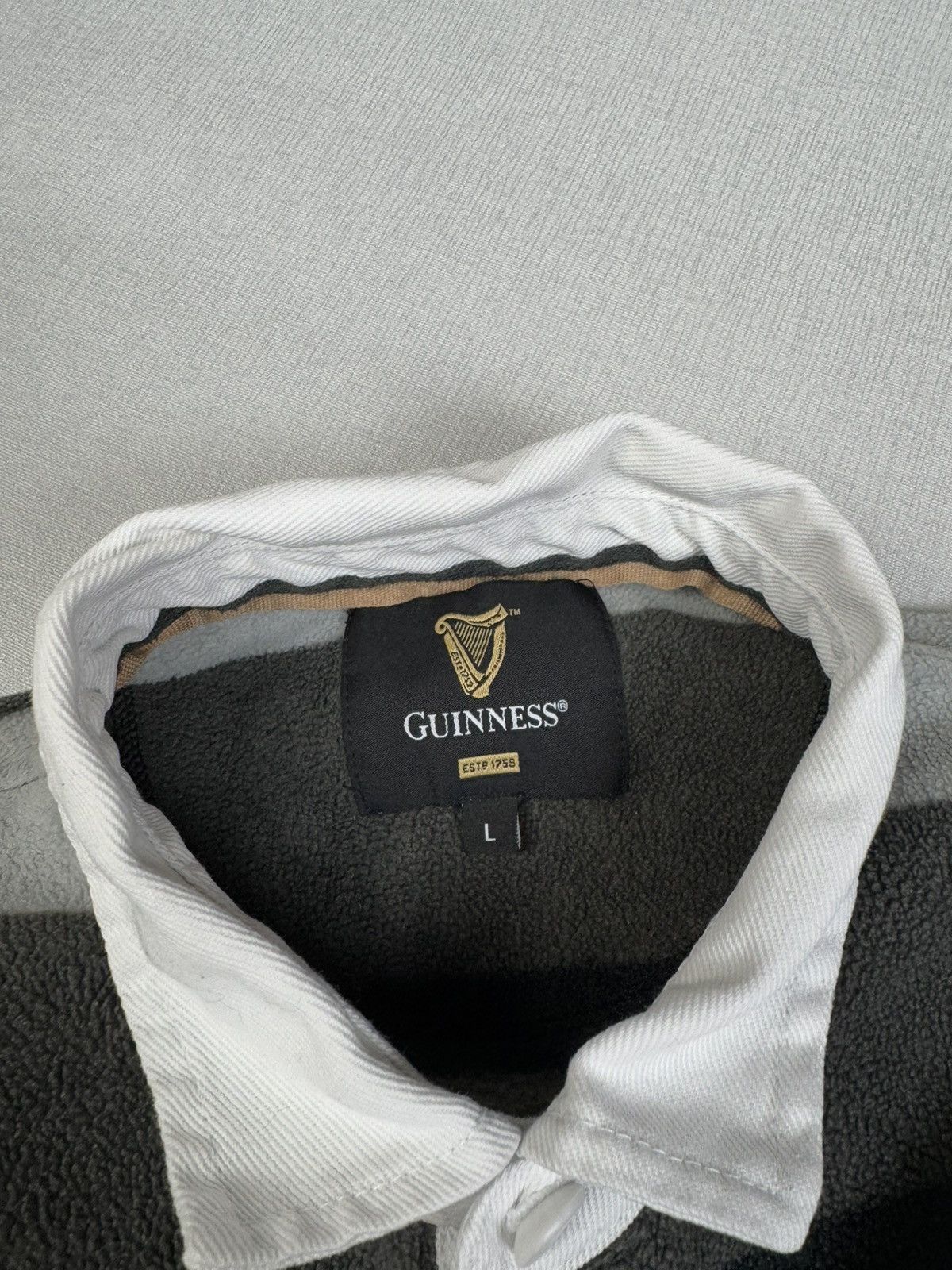 Vintage Men’s Vintage Guinness Long Sleeve Rugby Fleece Shirt size L Size US L / EU 52-54 / 3 - 3 Thumbnail
