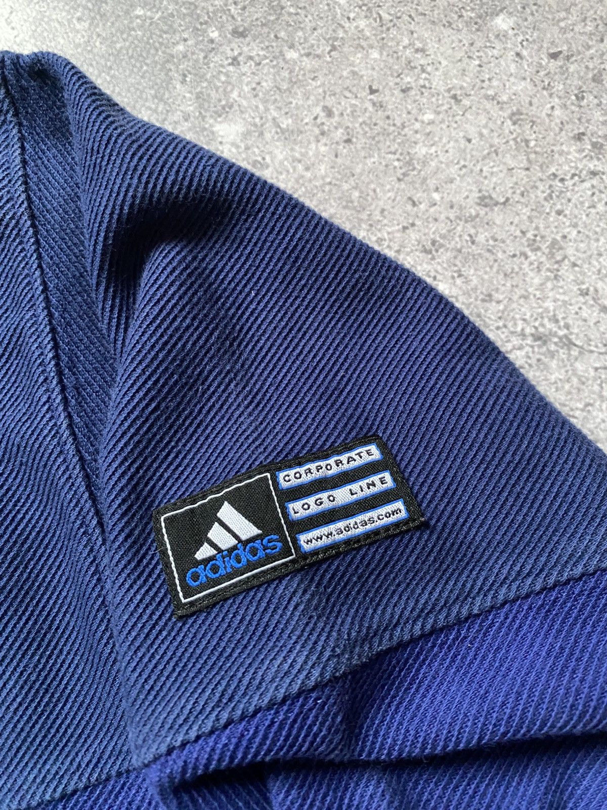 Adidas Vintage Adidas Sweatshirt Men’s Big Embroidered Logo Y2K L Size US L / EU 52-54 / 3 - 7 Thumbnail