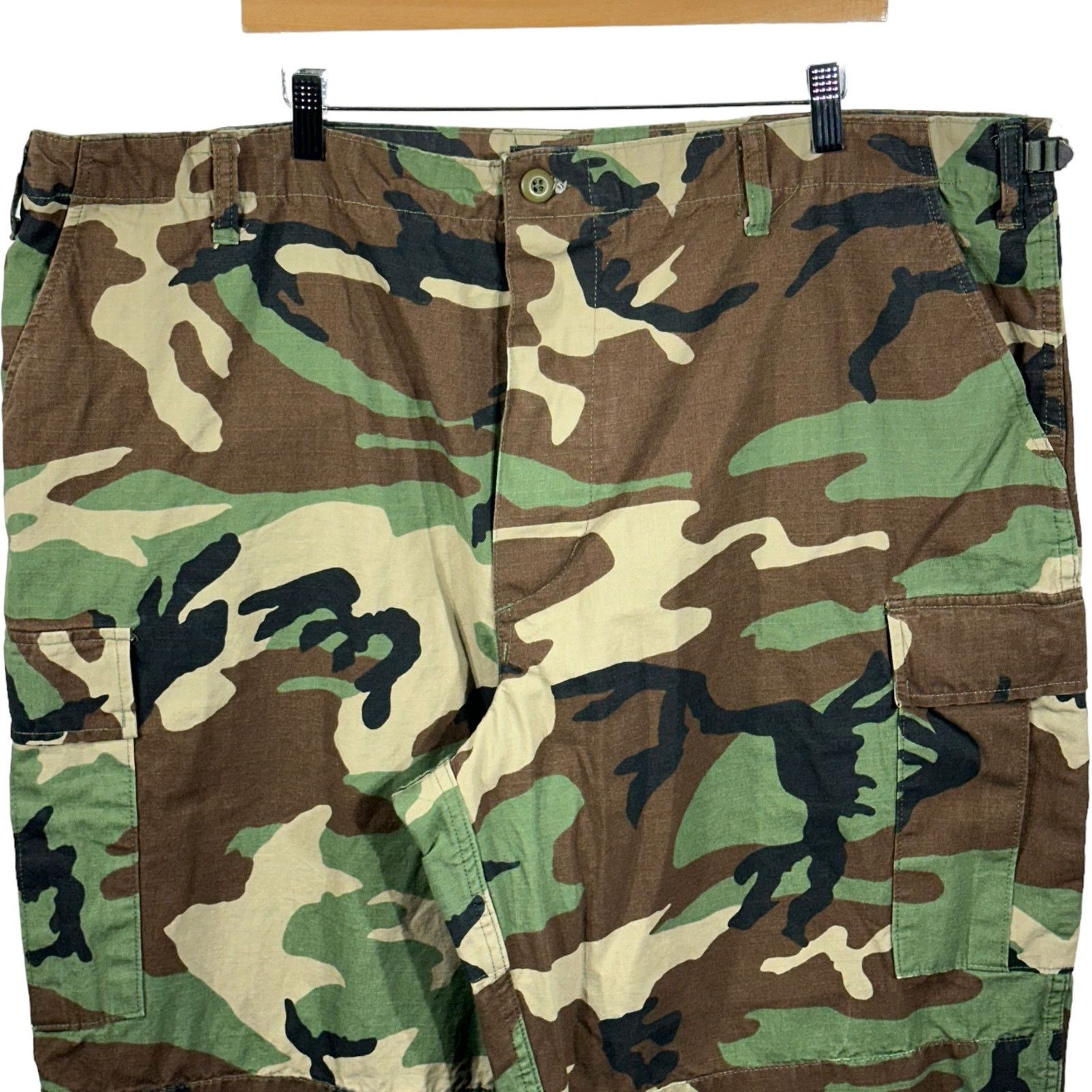 Vintage Vintage Military Woodland Camo Button Fly Cargo Pants Size US 44 / EU 60 - 2 Thumbnail