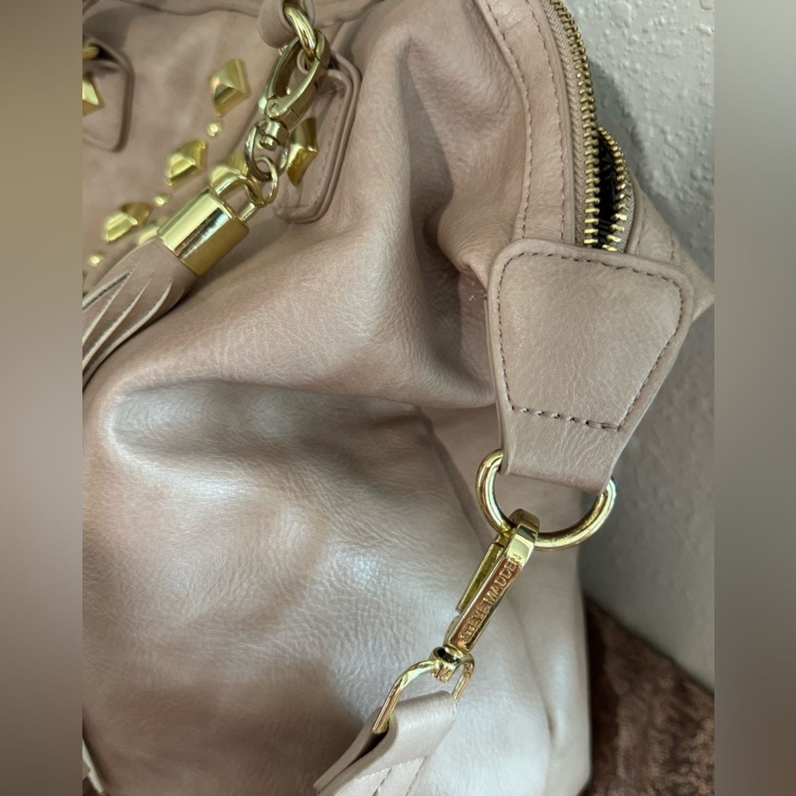 Steve Madden STEVE MADDEN🌟 Mauve with Gold Studs, Oversized Shoulder Bag Size ONE SIZE - 8 Thumbnail