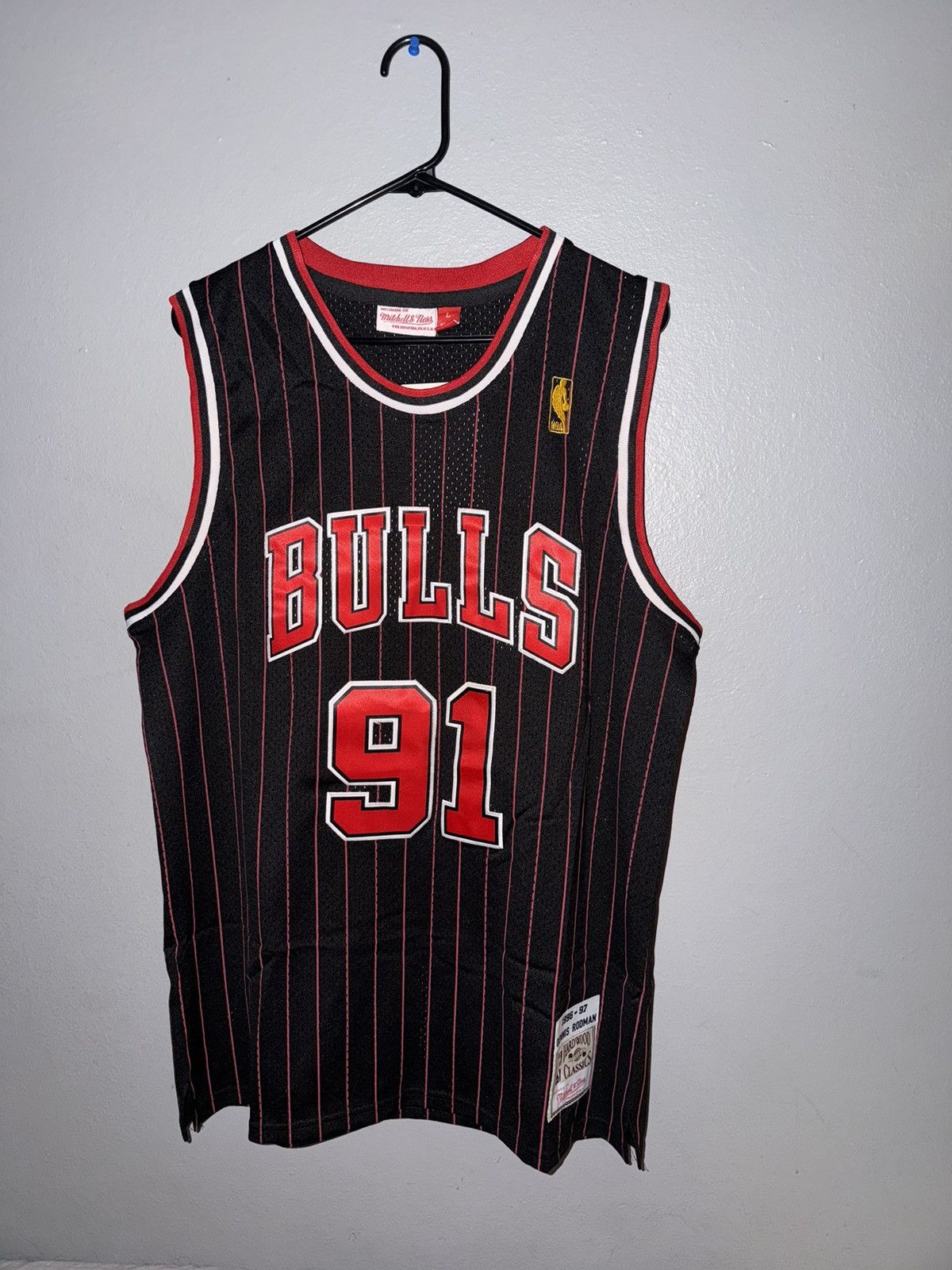 Mitchell & Ness Bulls Dennis Rodman Mitchell & Ness Pinstripe Black Jersey Size US L / EU 52-54 / 3 - 1 Thumbnail
