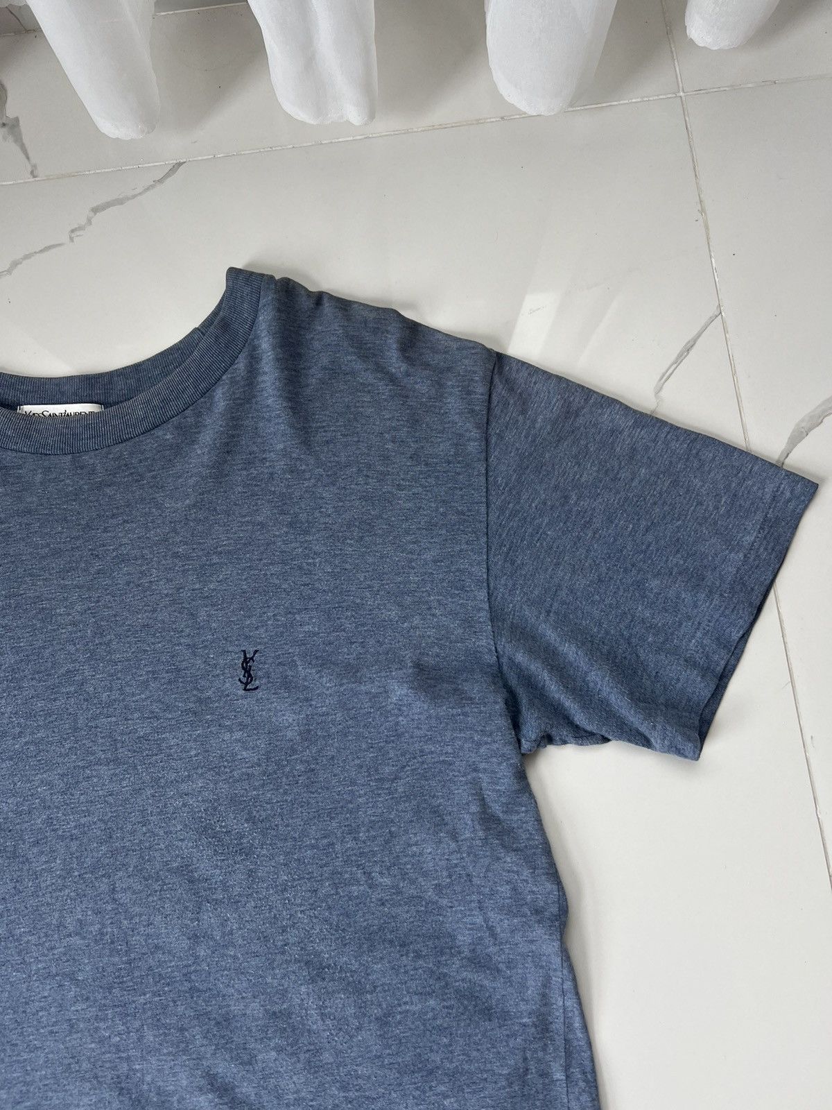 Vintage × Yves Saint Laurent 90's YSL SMALL LOGO RETRO OLD MONEY TEE Size US M / EU 48-50 / 2 - 2 Thumbnail