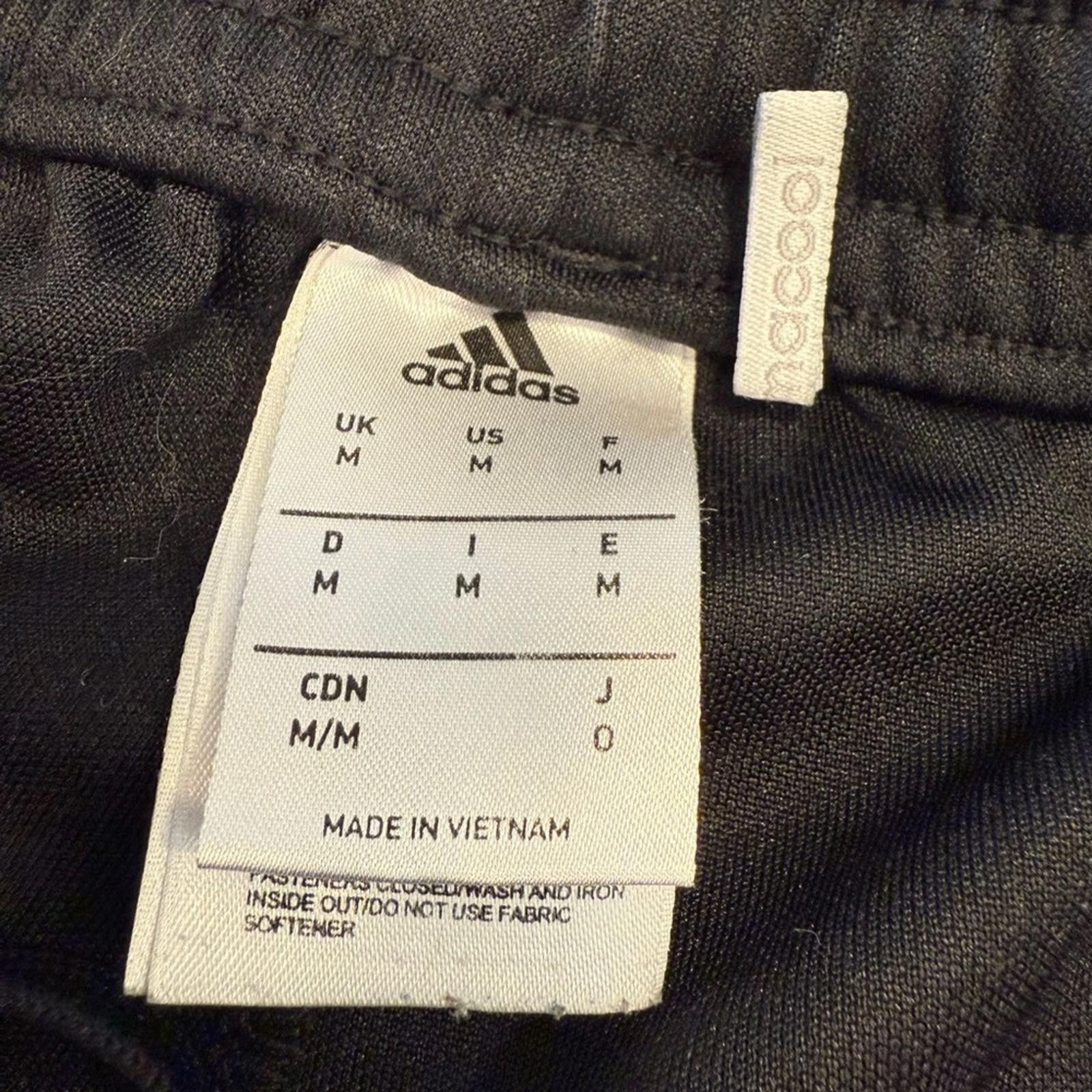Adidas Adidas black crop jogger drawstring waist pockets zip legs M Size 32" / US 10 / IT 46 - 4 Thumbnail
