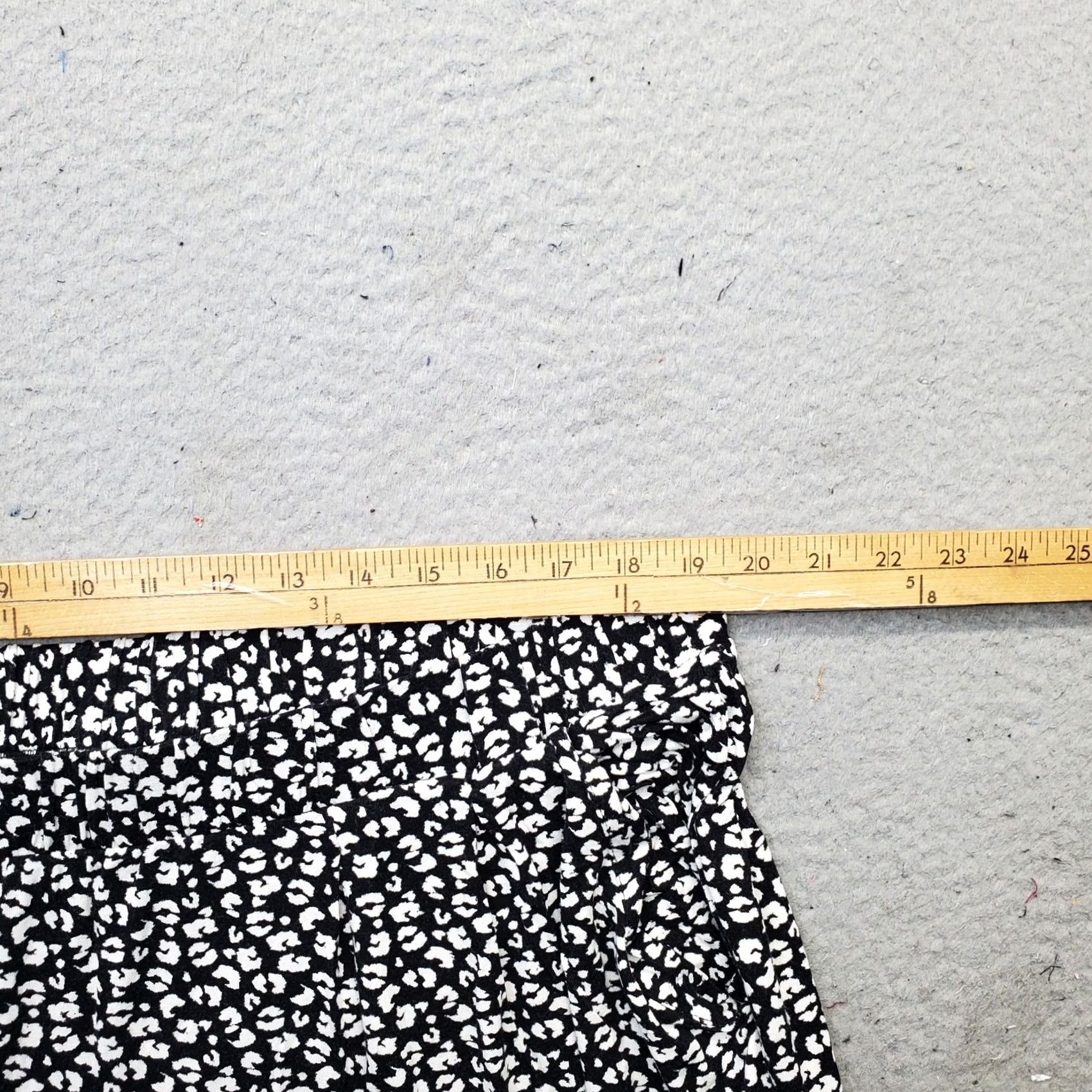 Vintage Bobeau Womens Size 3X Multi Leopard Print Boho Pants Regular Fit Elastic Waist Front Pleated 3X Inseam 30.5" Animal Print Casual Mens? Size 40" / US 18 - 6 Thumbnail