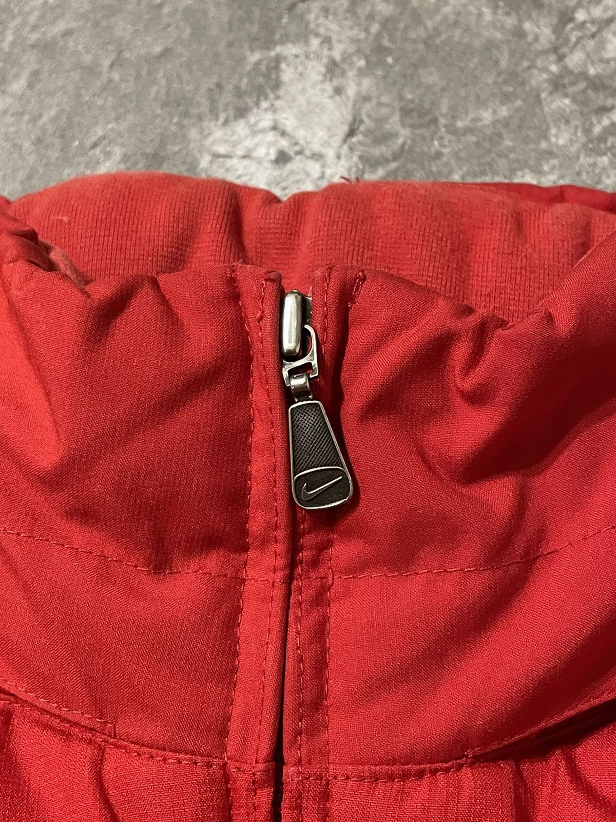 Nike Vintage Nike Y2K Puffer Down Vest Size US L / EU 52-54 / 3 - 8 Thumbnail