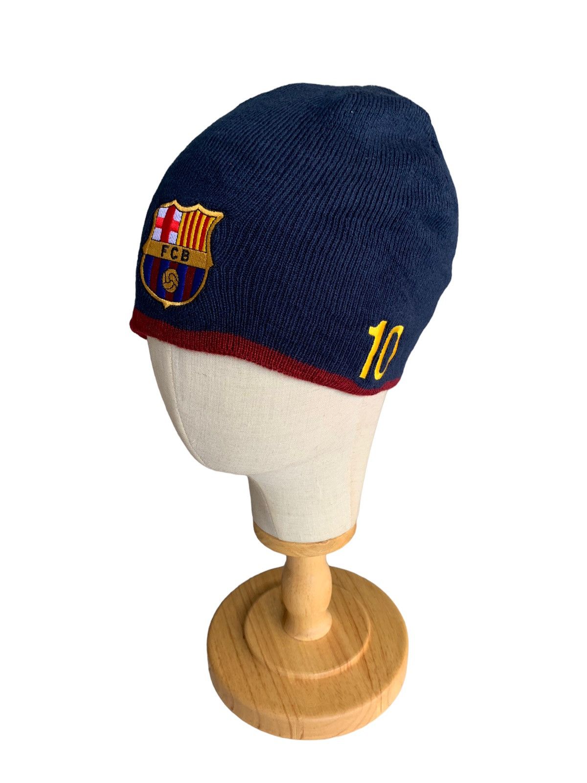 Japanese Brand FCB BARCELONA WITH MESSI 10 RARE BEANIE HATS Size ONE SIZE - 1 Thumbnail