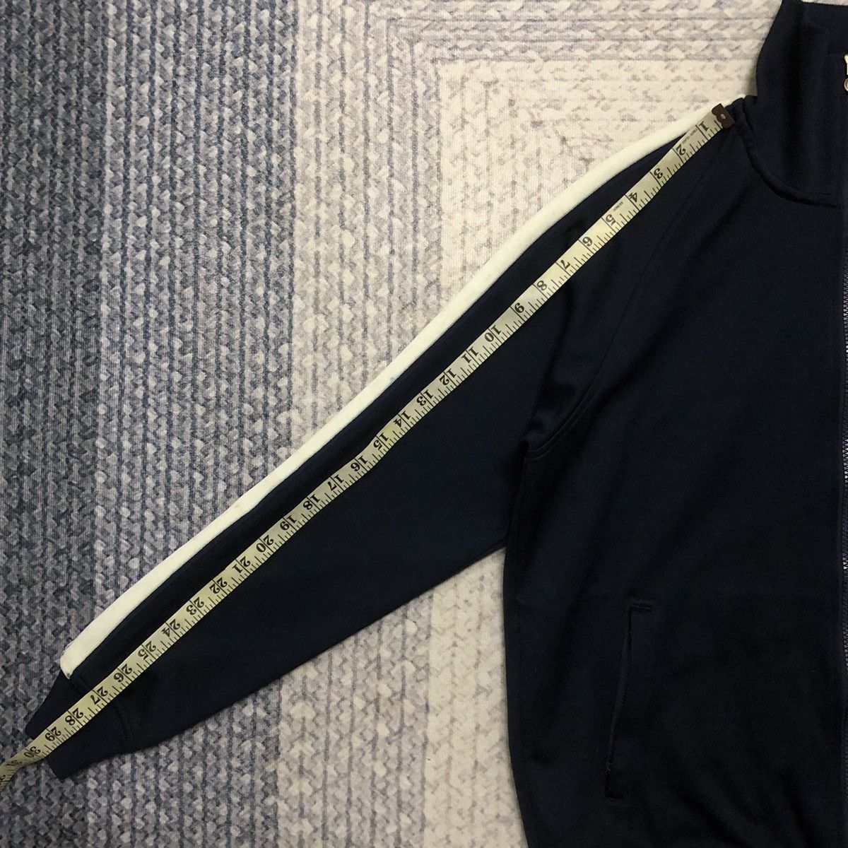 Asics × Japanese Brand × Onitsuka Tiger Rare Distressed Onitsuka Tiger Big Logo Tracktop Jacket Size US L / EU 52-54 / 3 - 19 Thumbnail