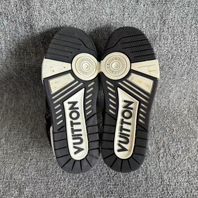 Louis Vuitton Louis Vuitton Trainer Black and White Denim shoes Size US 12 / IT 42 - 7 Thumbnail