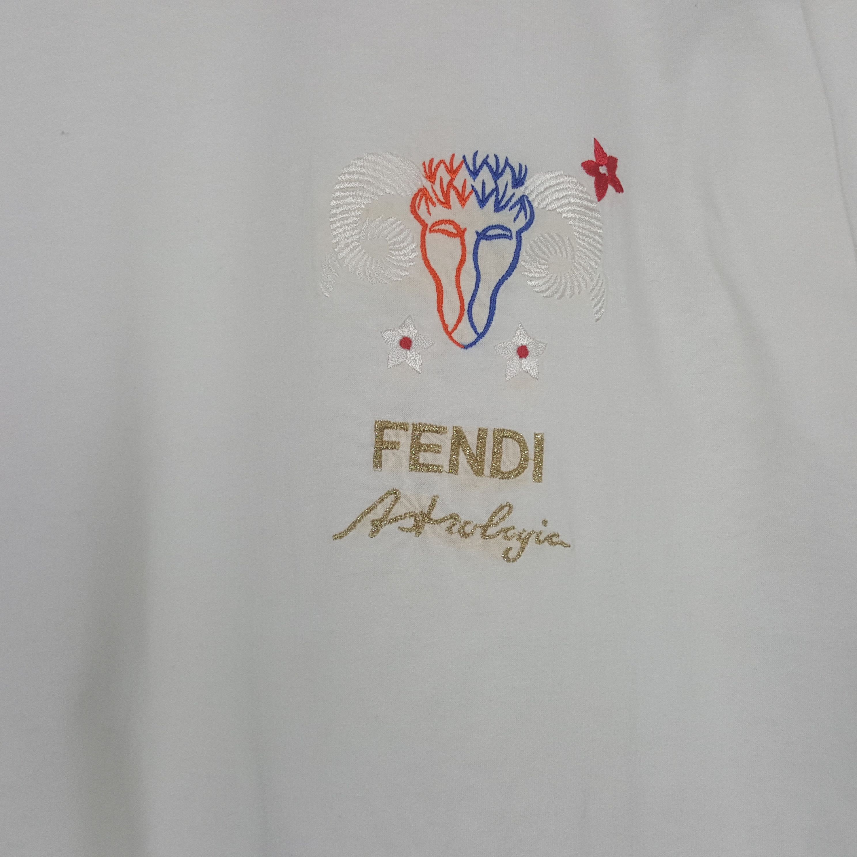 Fendi Vintage Fendi Embroidery Logo Tshirt RR24 Size US M / EU 48-50 / 2 - 2 Thumbnail