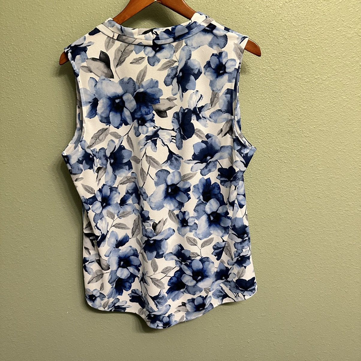 Calvin Klein Calvin Klein Women’s Blue Floral V-neck Shell Size XL / US 12-14 / IT 48-50 - 2 Thumbnail