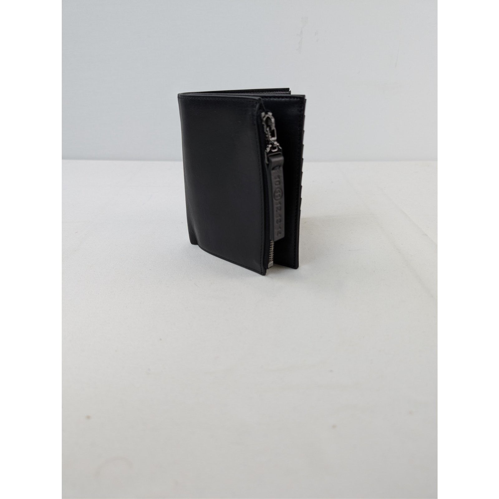 Maison Margiela o1rshd1 Size: OS / Bi-Fold Wallet Zippered / Multiple Slots Size ONE SIZE - 12 Thumbnail