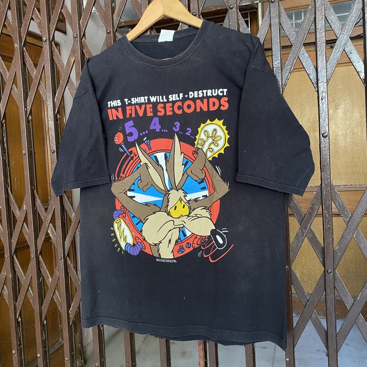 Cartoon Network Vintage Looney Tunes Wile E Coyote Self Destruct 1992 shirt Size US XL / EU 56 / 4 - 2 Thumbnail